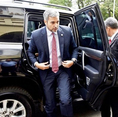 Abdo tendrá una reunión clave con sus senadores