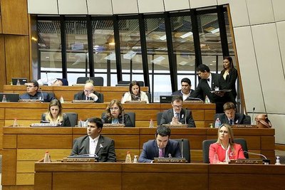 Diputados: Propuesta de eliminación de aumentos salariales será reanalizado