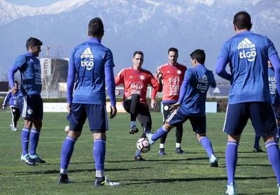 Robert Rojas será desconvocado de la Albirroja