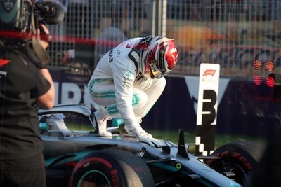 Hamilton, pole en Australia