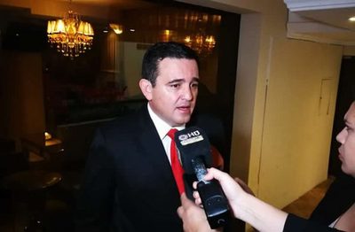 Petta asegura que no pasan de rumores su ida a Yacyretá