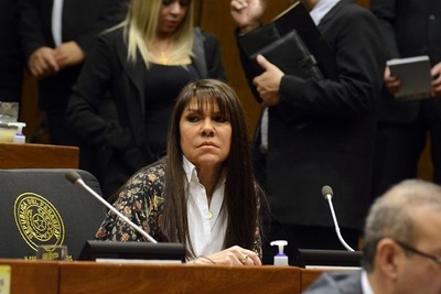 Celeste Amarilla trata de burro a Friedmann y anuncia una demanda en su contra
