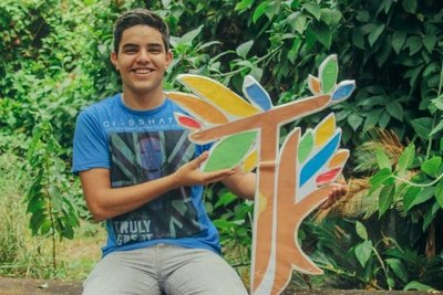 Sin depender del frío o el calor, un joven cultiva su pasión por el voluntariado