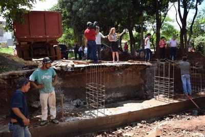 Sandra Zacarías verificó obras en Remancito y otras zonas de CDE.