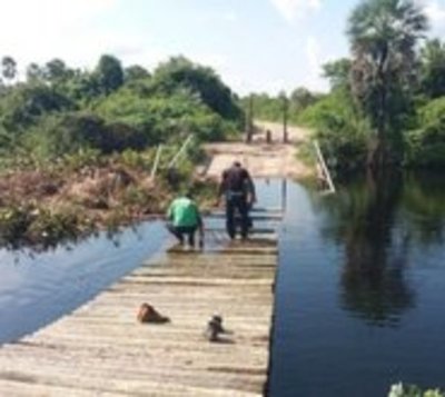 Reconstruyen puente y reemplazan tirolesa en Puerto Guaraní