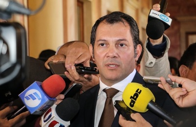 D'ecclesiis querelló al gobernador de San Pedro por tratarle de narco