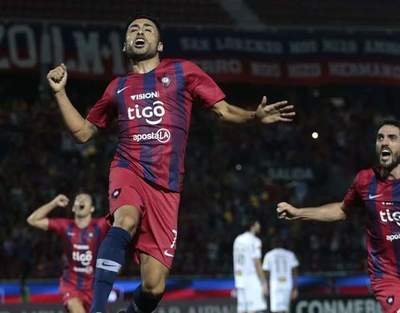 El Ciclón golea en la olla y se mete en octavos de final de la Libertadores