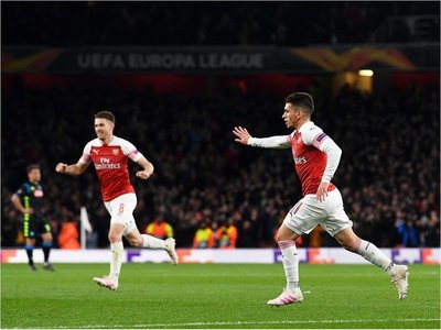 Arsenal logra valioso triunfo ante Napoli