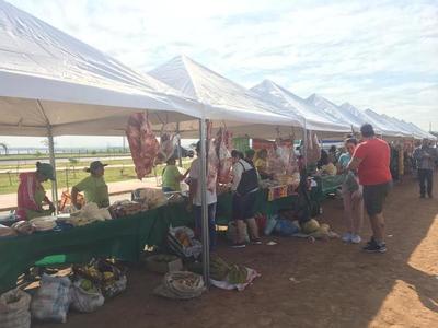 Feria Semana Santa Ra´arovo en Costanera de Asunción