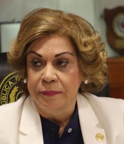 Corte dilata expedirse sobre acción presentada por la “niñera de oro”