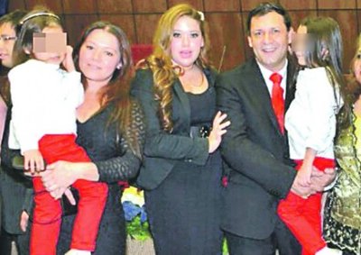 Revés para niñera de oro