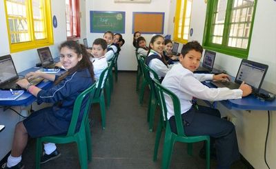 Proyectan implementar mayor tecnología en escuelas y colegios