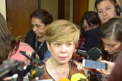 ¿Pacto Abdocartollanista? "Mario hace lo mismo que hizo Cartes", según Desirée