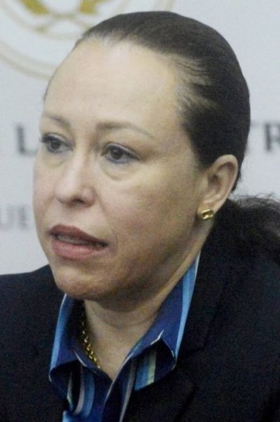 Renuncias de postulantes