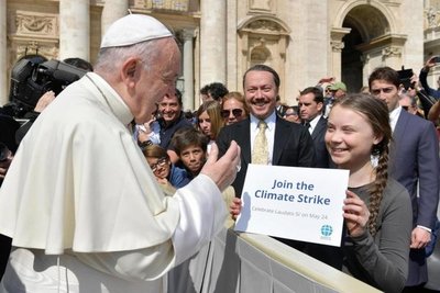 Joven ambientalista Greta Thunberg se entrevistó con el Papa