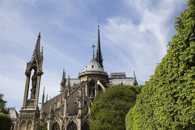 Francia lanza un concurso internacional para reconstruir la aguja de Notre Dame