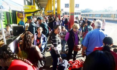 TOA: masivo éxodo al Interior y denuncias por sobrecostos