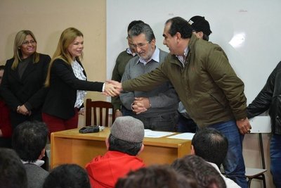 Organizaciones sociales y trabajadores de CDE apoyan gestión de Sandra Zacarías.