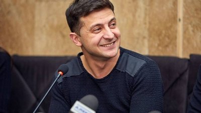 Ucrania va a las urnas, con un comediante a las puertas de la victoria