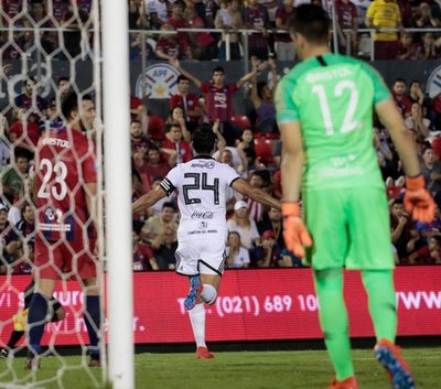 El Decano arrolló a su clásico rival y apunta al tricampeonato
