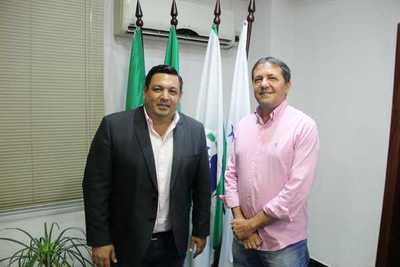Teddy se reunió con prefeito de Foz de Yguazú y trataron sobre turismo, seguridad y comercio