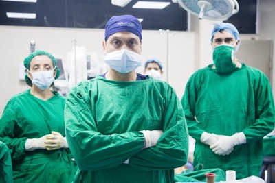 ¿Cuál es la diferencia entre un cirujano plástico, estético y médico estético?