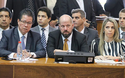 Defensa de contralor sostiene que no hay argumentos para el libelo acusatorio