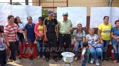 HACE DOS MESES NO COBRAN Y PIDEN SE SUSCRIBA CONVENIO MEC