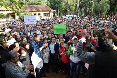 CDE salió a las calles a dar su apoyo a Sandra Zacarías. Patoteros del G7 buscaron incidentar.