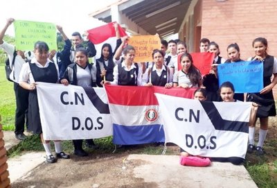 Toman siete instituciones educativas para exigir rubros en Concepción