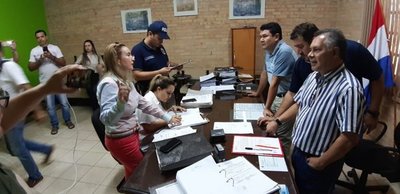Allanan Junta Municipal de Ciudad del Este