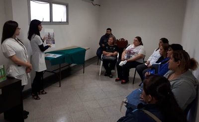 Clínicas: Funciona grupos de autoayuda para pacientes que son tratados por obesidad