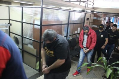 Detenidos por coimas se presentan en Fiscalía