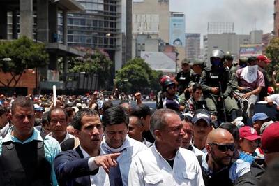 Guaidó convoca a venezolanos a la "marcha más grande de la historia"