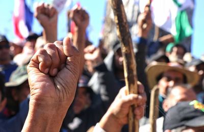 Trabajadores marchan para reclamar derechos