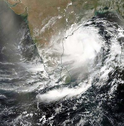 Evacuan a unas 800.000 personas ante la llegada de huracán en la India
