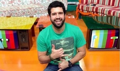 Bicho Riveros propone criar a los hijos con cinto doble, golpes a la cabeza y patadas?