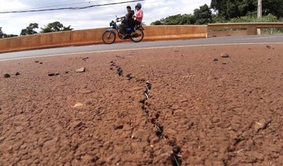 El paso a desnivel de avenida Perú presenta hundimiento y rajaduras