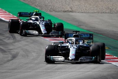 Hamilton gana en Montmeló