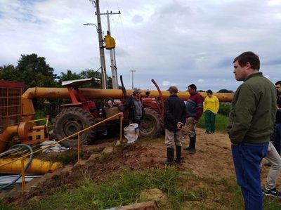 EBY instala 12 motobombas para acelerar desagote en Pilar