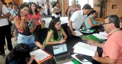 Realizan feria de empleo para puestos de liderazgo en importantes empresas