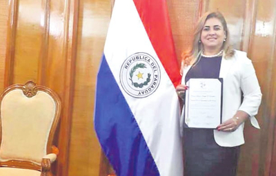 Firmas para solicitar expulsión de diputada