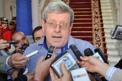 Schupp: "Pobrecito Enriquito Riera, se convirtió en un vulgar chupamedias"