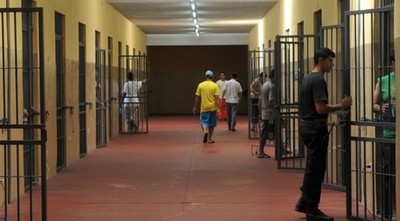 Gresca en penal de Emboscada antigua