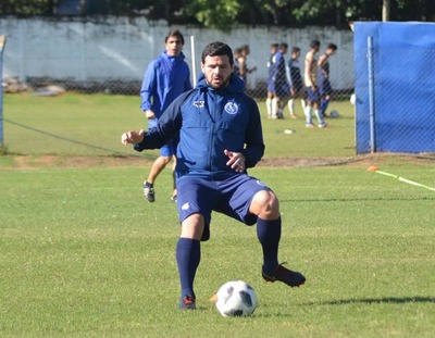 Ernesto “Pinti” Álvarez ya no sigue en Sol de América