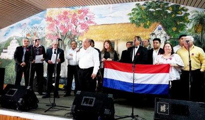Folcloristas llevaron alegría a paraguayos en Buenos Aires