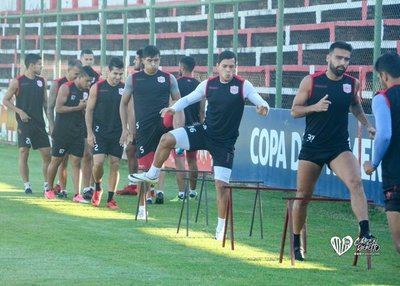 El “Santo” busca imponerse al “General”