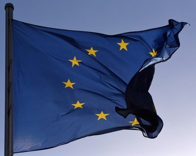 La UE pide no socavar más la democracia