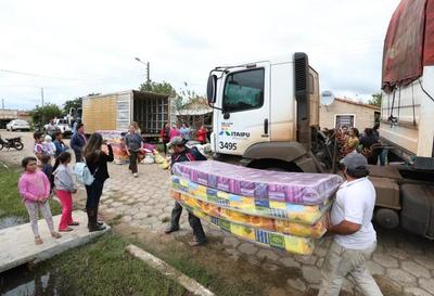 Campaña Paraguay Solidario entregó donativos a damnificados de Pilar