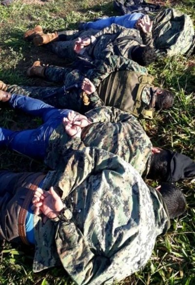 Policías acamparon durante tres días en espera de narcoavioneta boliviana